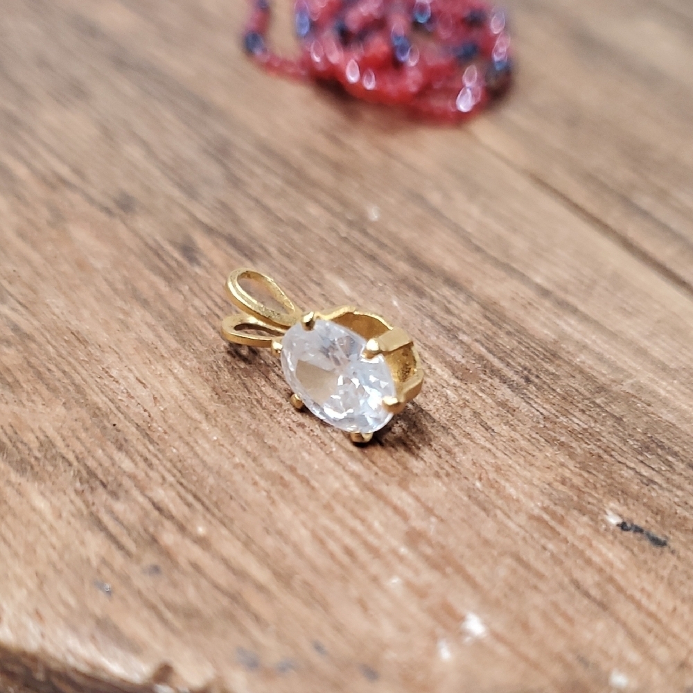 Elegant Clawfoot Crystal Solitaire Pendant P278 Brilliant Sheen